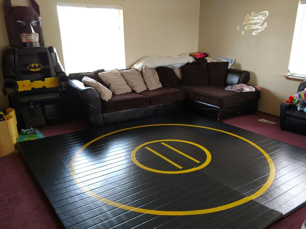 black home wrestling mats